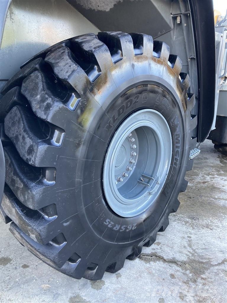 Liebherr L 566 XPower لوادر بعجل