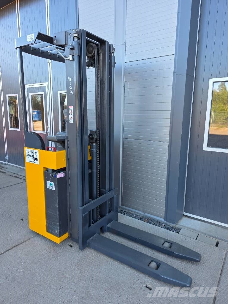 Atlet Ajn5400 Sit-on stackers