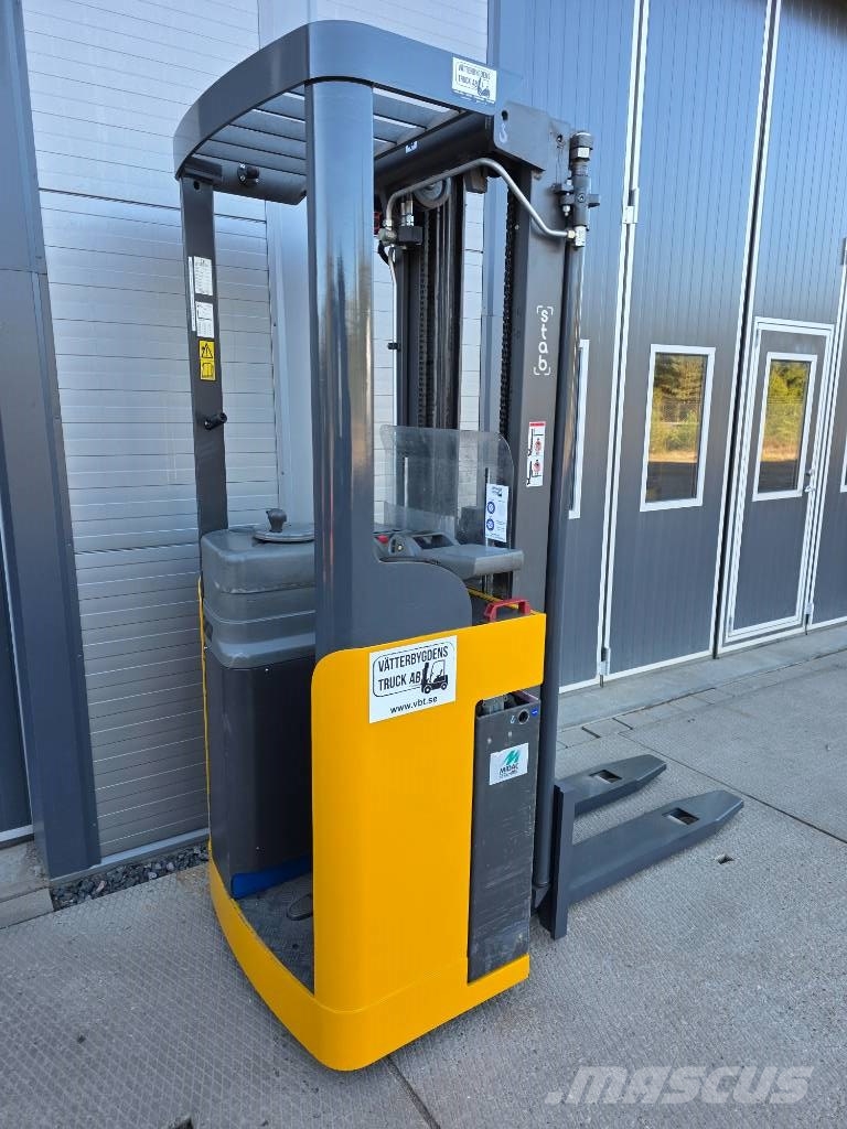 Atlet Ajn5400 Sit-on stackers