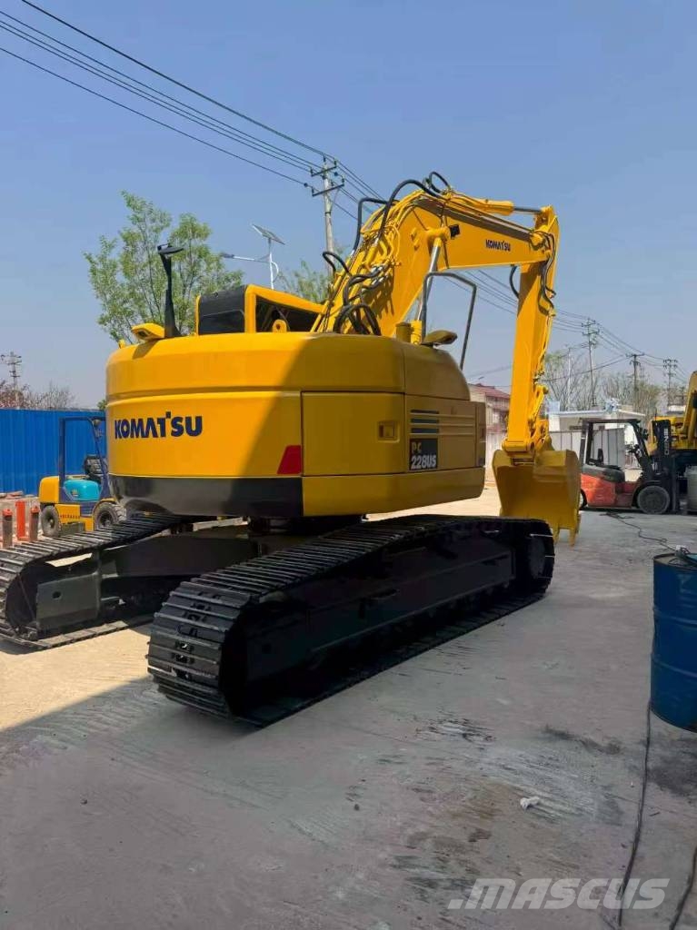 Komatsu PC 228 US Kāpurķēžu ekskavatori
