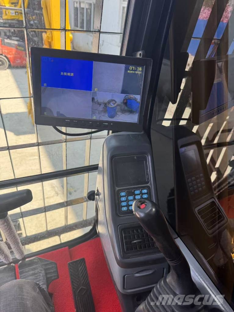 Komatsu PC 228 US Kāpurķēžu ekskavatori