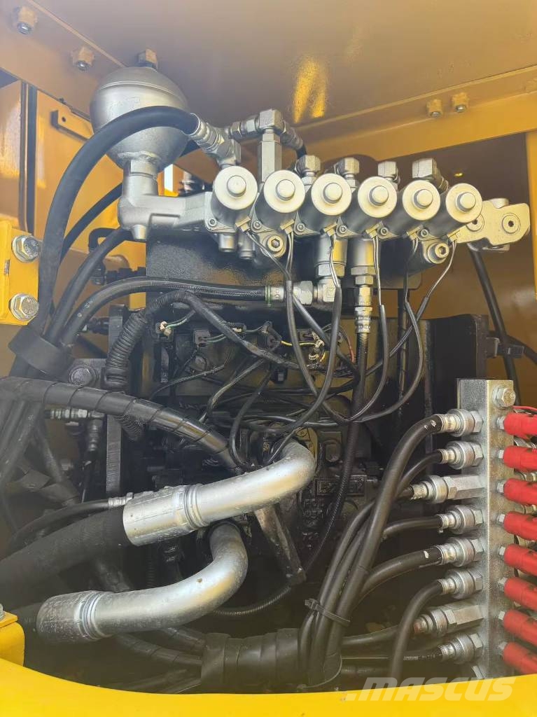 Komatsu PC 228 US Kāpurķēžu ekskavatori