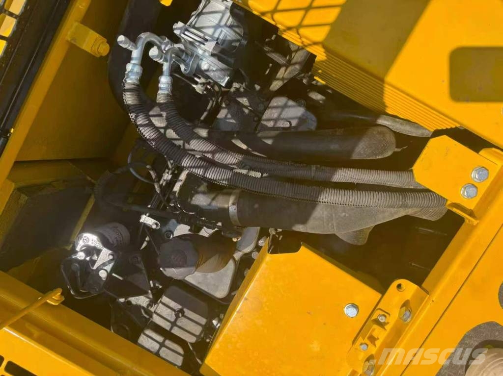 Komatsu PC 228 US Kāpurķēžu ekskavatori
