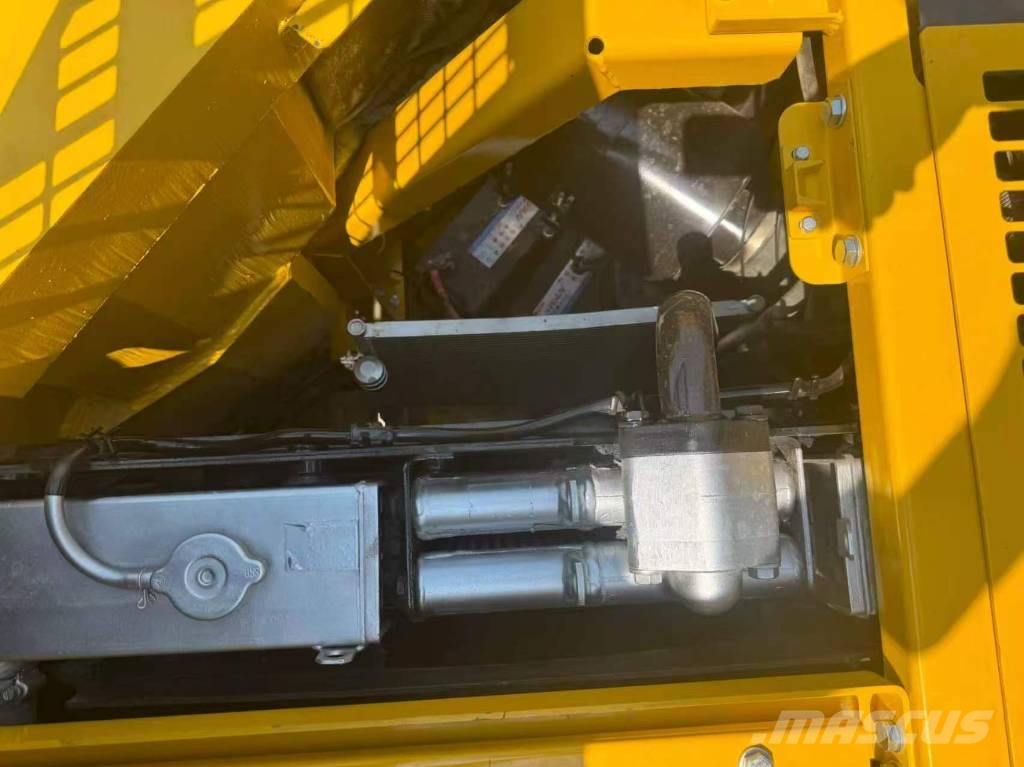 Komatsu PC 228 US Kāpurķēžu ekskavatori