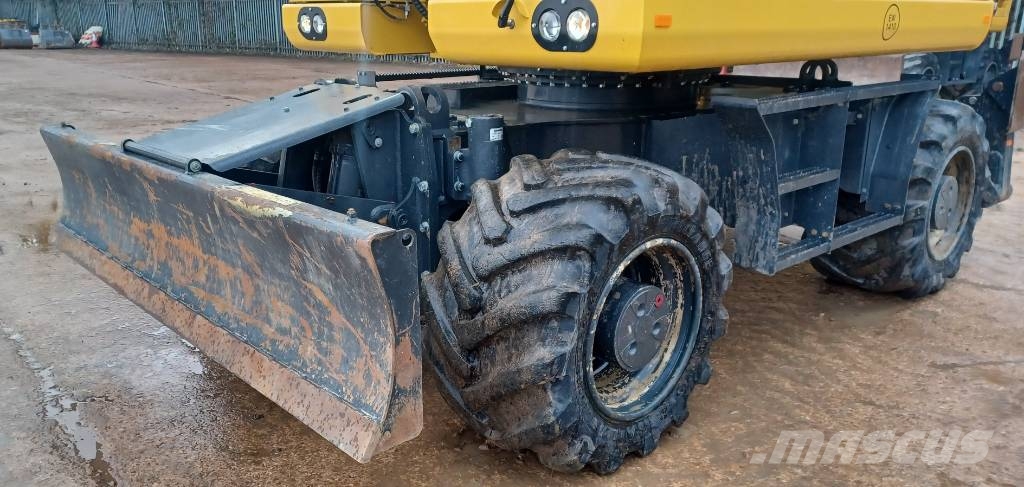 Komatsu PW148-11E0 حفارات بعجل