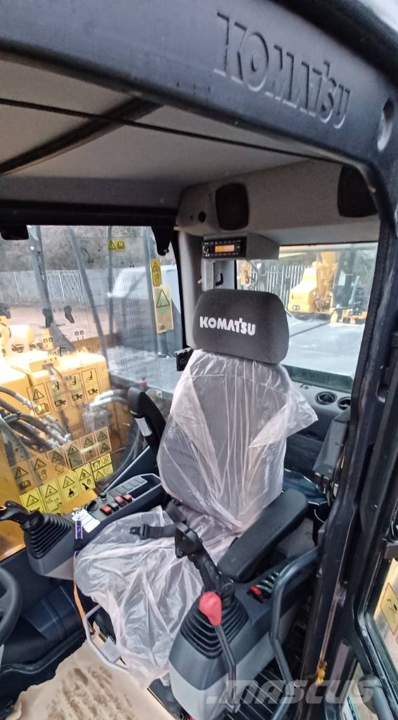 Komatsu PW148-11E0 حفارات بعجل