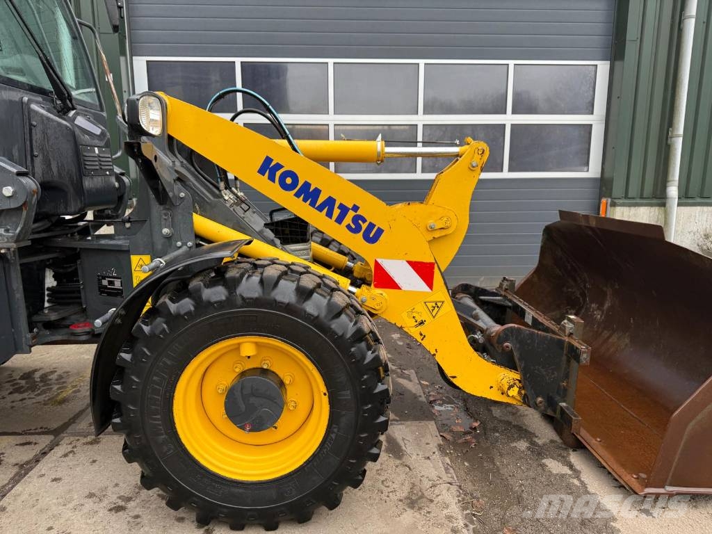 Komatsu WA 80 M-8 Ładowarki kołowe