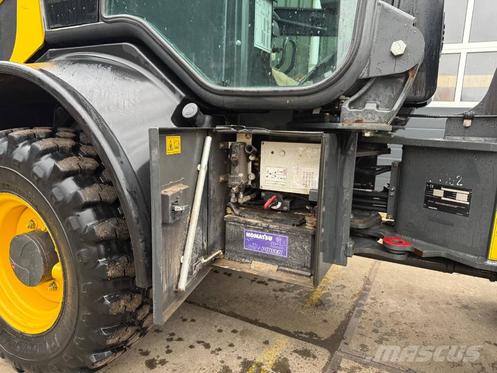 Komatsu WA 80 M-8 Ładowarki kołowe