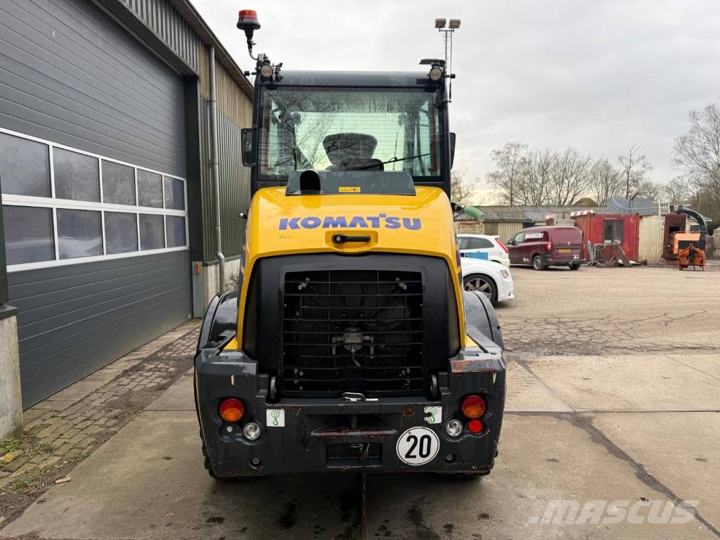 Komatsu WA 80 M-8 Ładowarki kołowe
