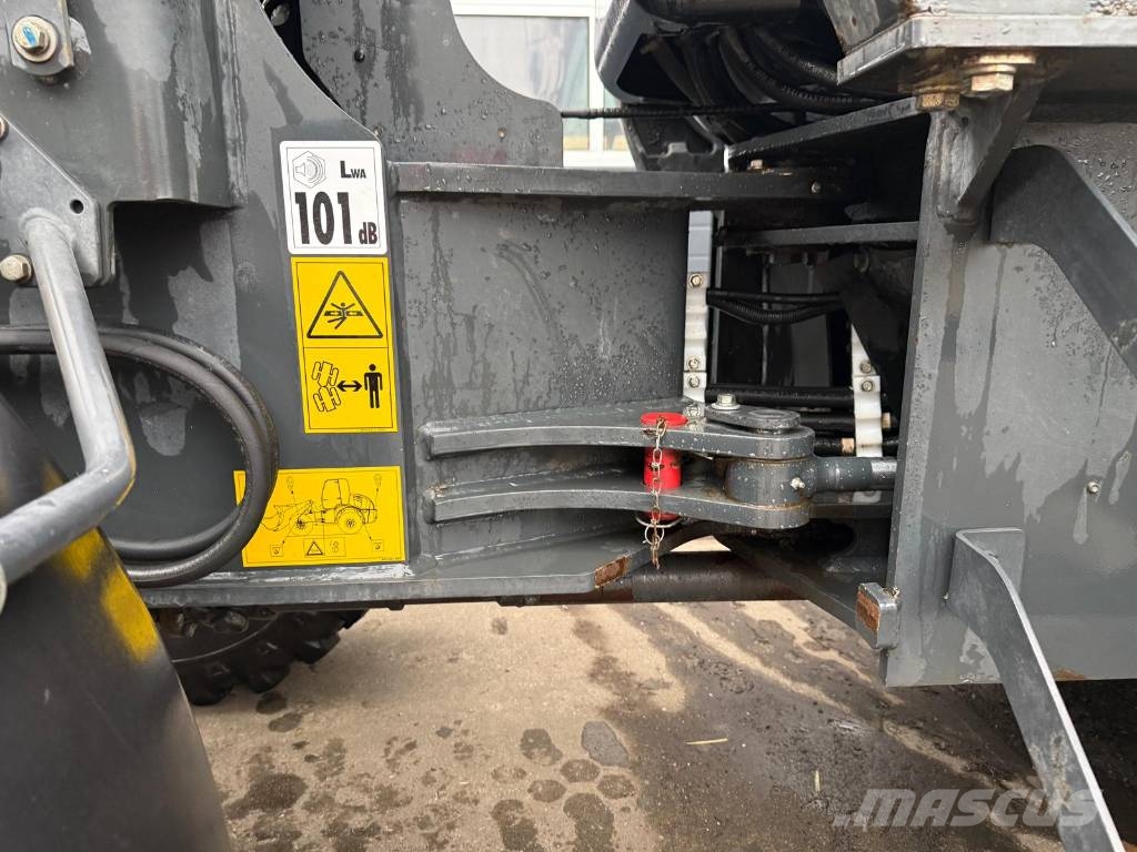 Komatsu WA 80 M-8 Ładowarki kołowe
