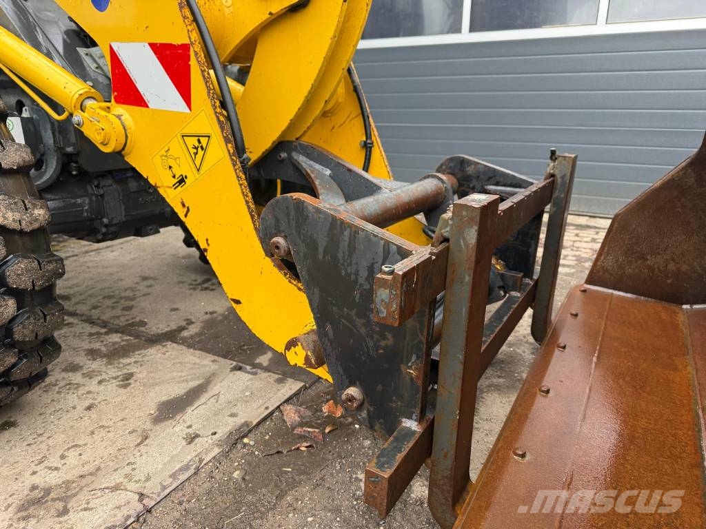 Komatsu WA 80 M-8 Ładowarki kołowe