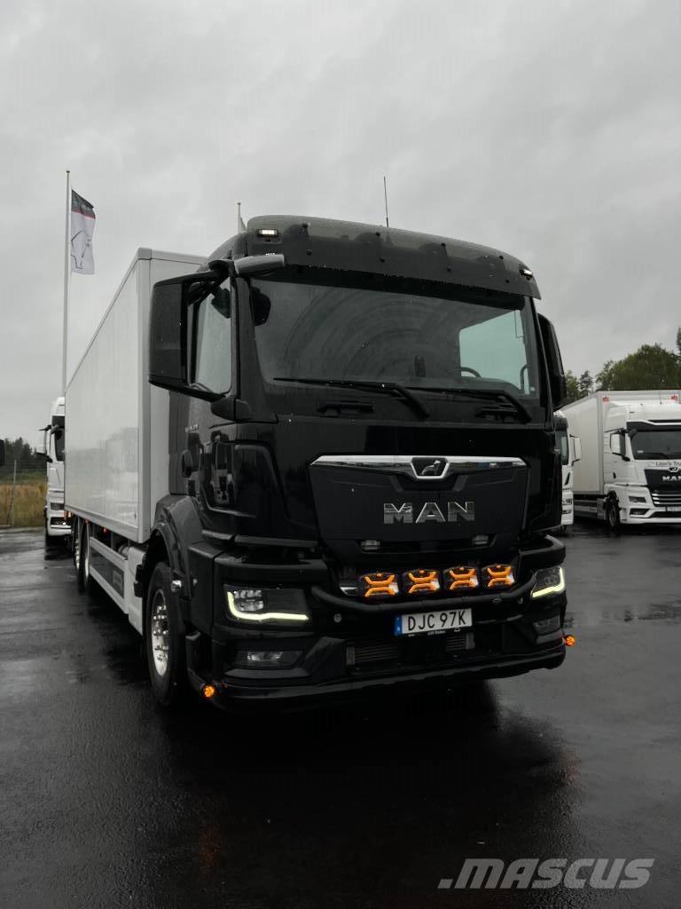 MAN TGS 26.430 6x2-4 Luft-luft Dryckesbil Camiones caja cerrada