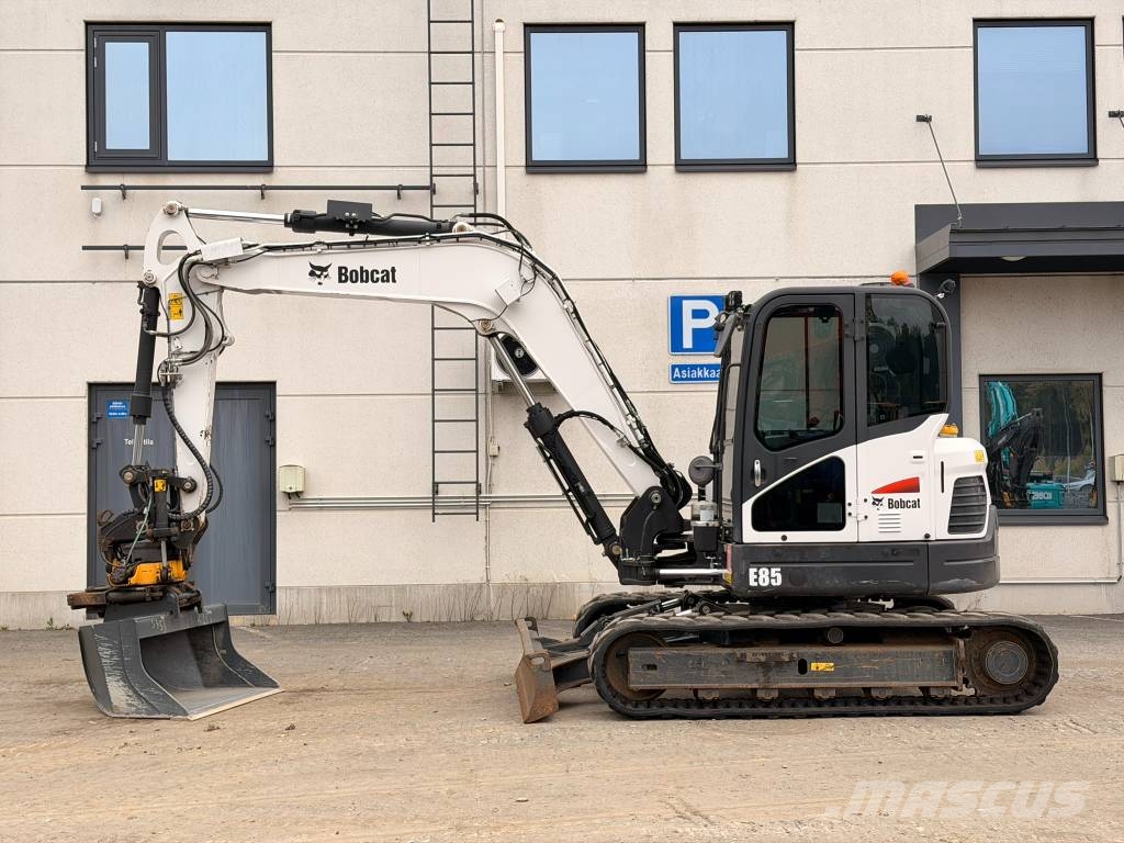 Bobcat E 85 Engcon pihdeillä Midikaivukoneet 7t - 12t