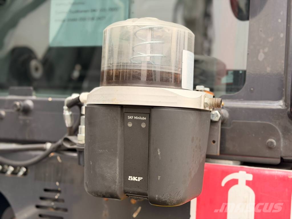 Bobcat E 85 Engcon pihdeillä Midikaivukoneet 7t - 12t