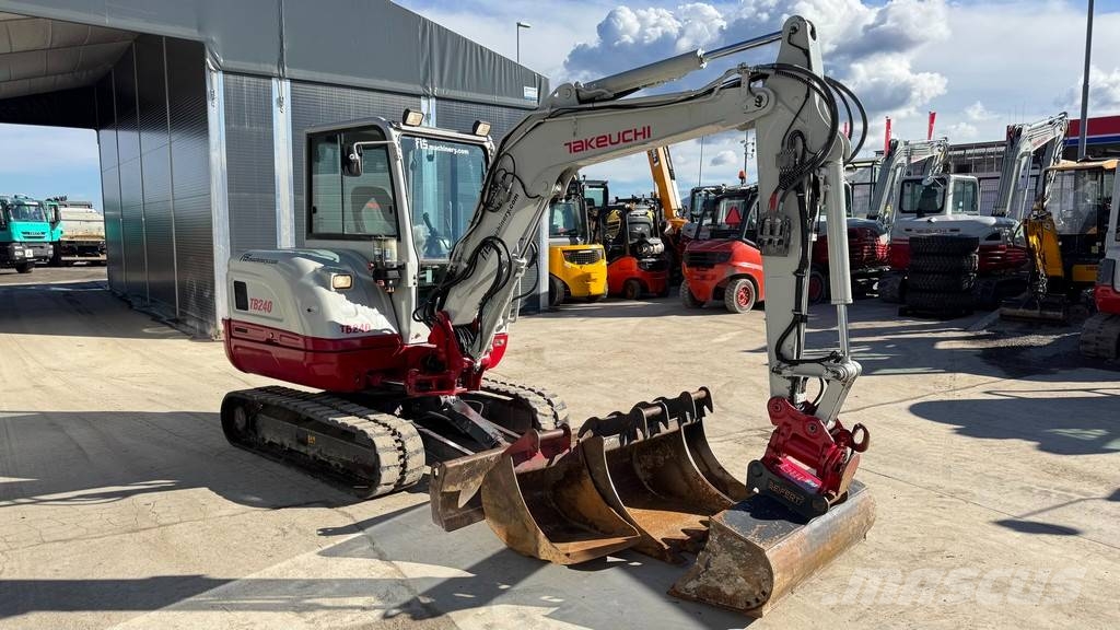 Takeuchi TB240 - POWERTILT - 4X BUCKETS - 2016 YEAR Mini excavators < 7t (Mini diggers)