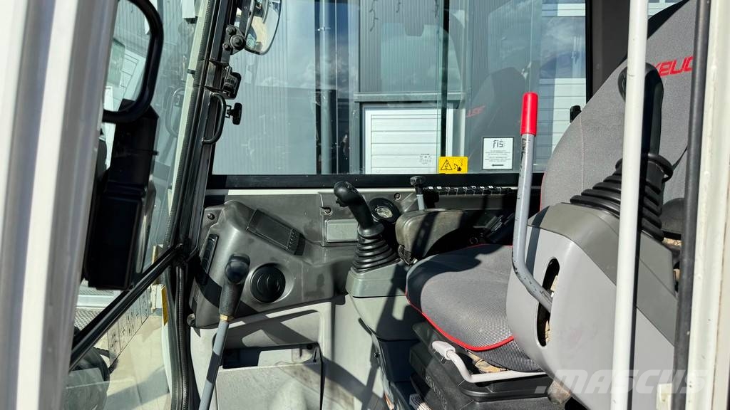 Takeuchi TB240 - POWERTILT - 4X BUCKETS - 2016 YEAR Mini excavators < 7t (Mini diggers)