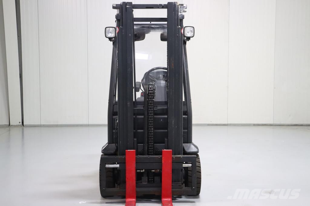 Komatsu FB15M2R Електрически вилични кари-повдигачи