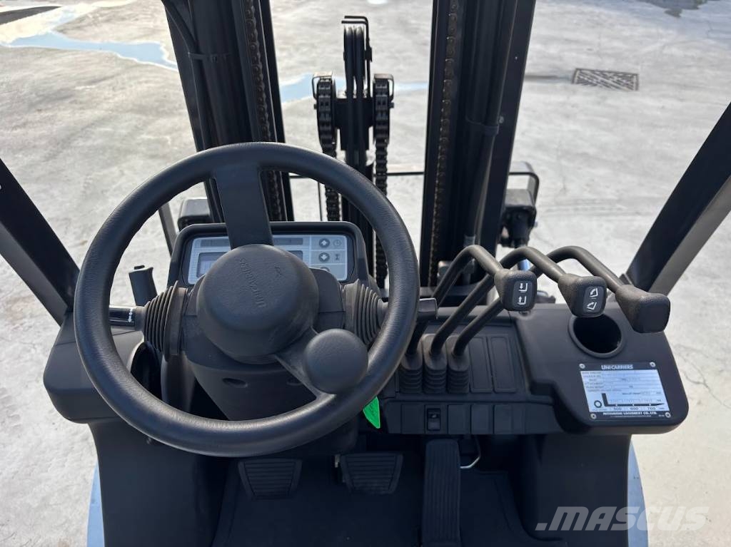 Nissan Y1F2A25U Dieseltrukit
