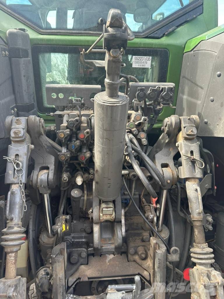 Fendt 933 Vario SCR Profi Plus Traktory
