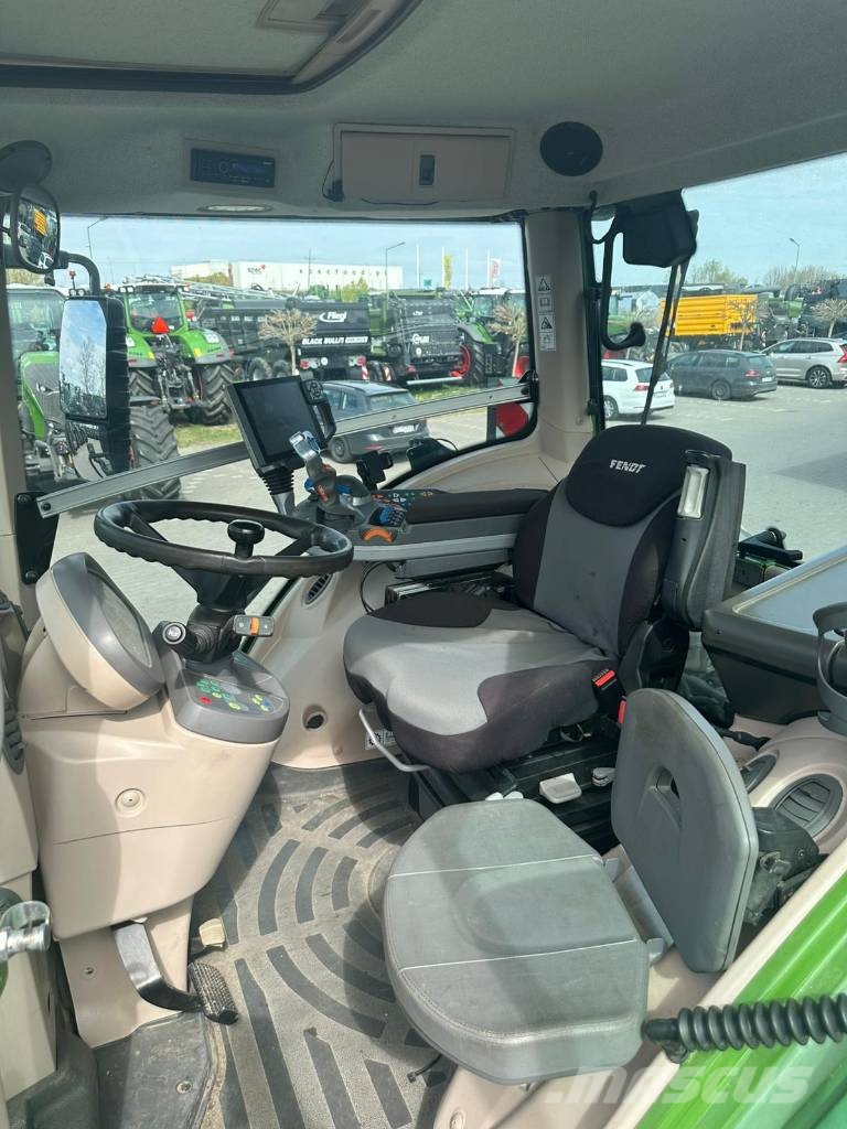 Fendt 933 Vario SCR Profi Plus Traktory
