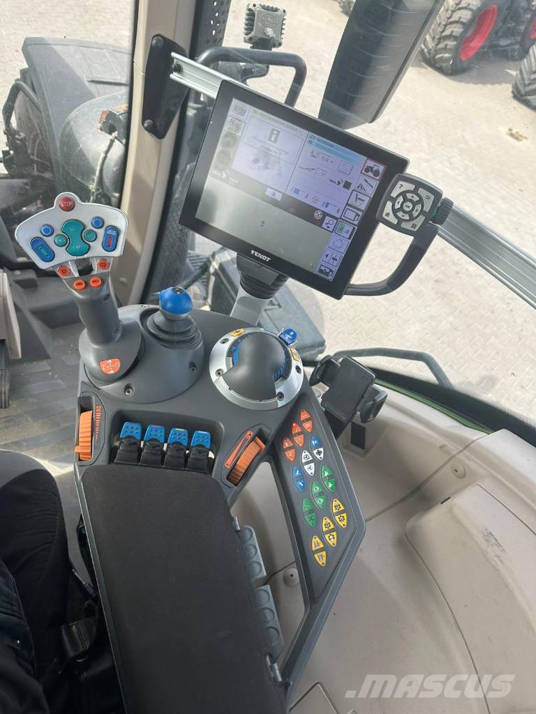 Fendt 933 Vario SCR Profi Plus Traktory