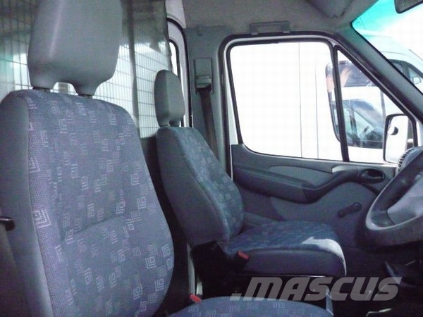 Mercedes-Benz Sprinter 313CDI SWB 廂式貨物運輸車