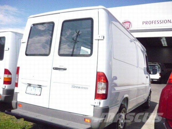 Mercedes-Benz Sprinter 313CDI SWB 廂式貨物運輸車