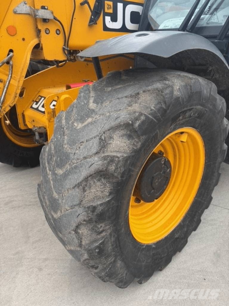 JCB 538-70 Tarimsal teleskopik yükleyiciler