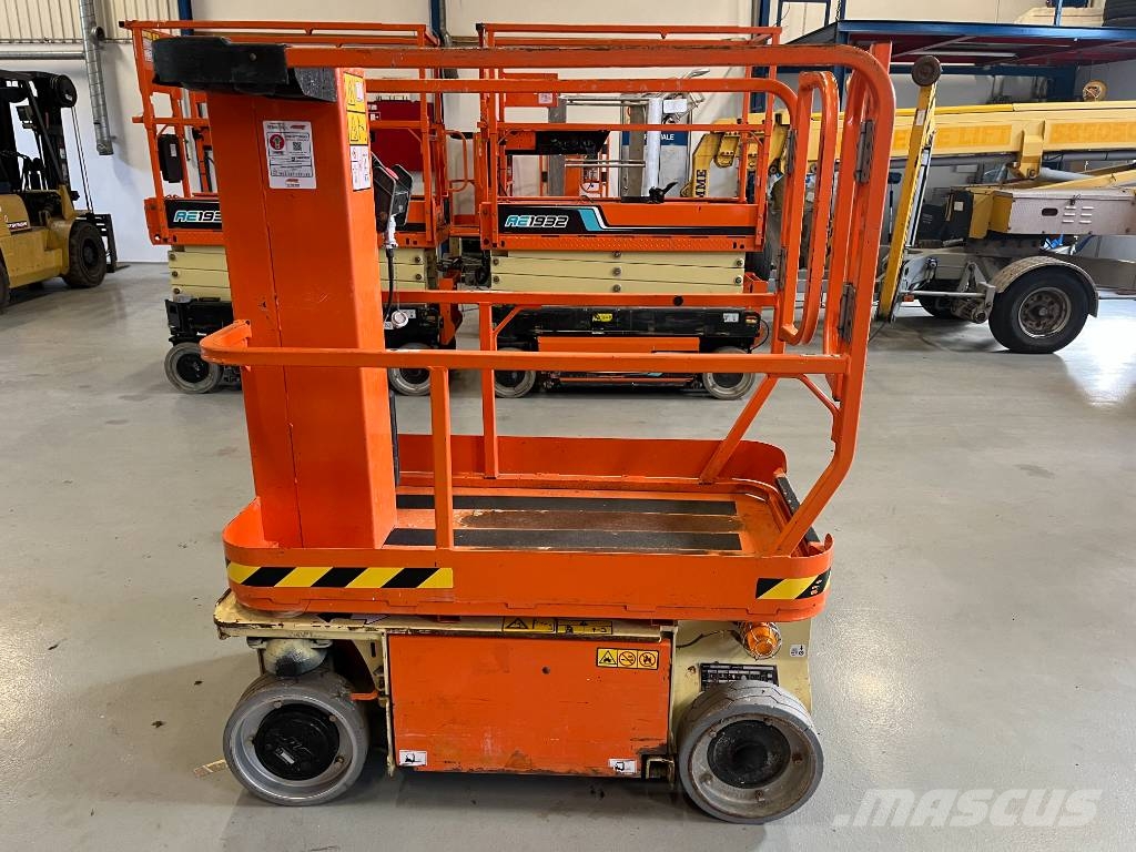 JLG 1230 ES Vertikalne radne podizne platforme