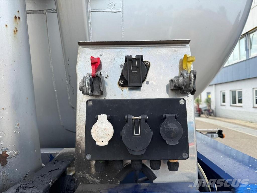 LAG O-3-40 02 3 AXLE - 61.000 LITER TANK - KIPPER Полуремаркета цистерни