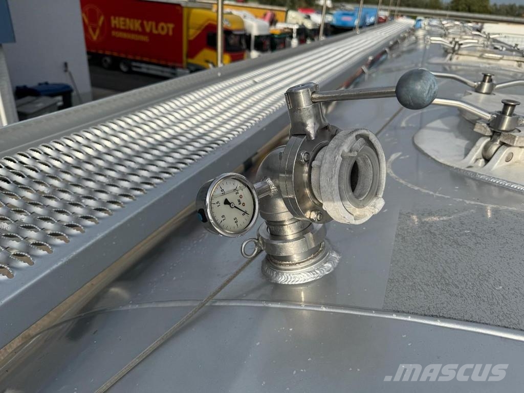 LAG O-3-40 02 3 AXLE - 61.000 LITER TANK - KIPPER Полуремаркета цистерни