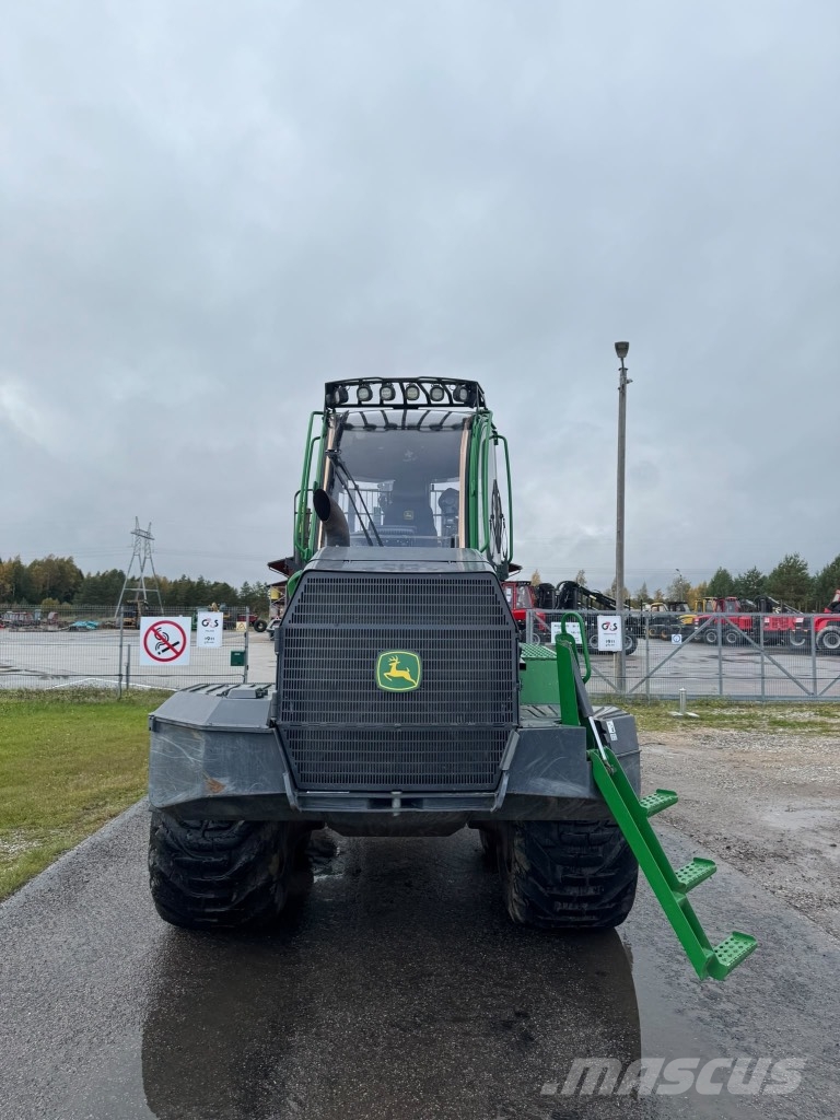 John Deere 910 G شاحنات
