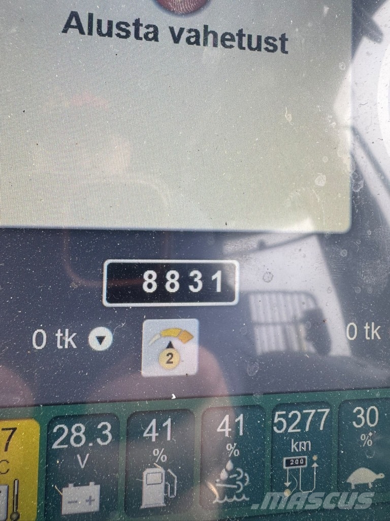 John Deere 910 G شاحنات