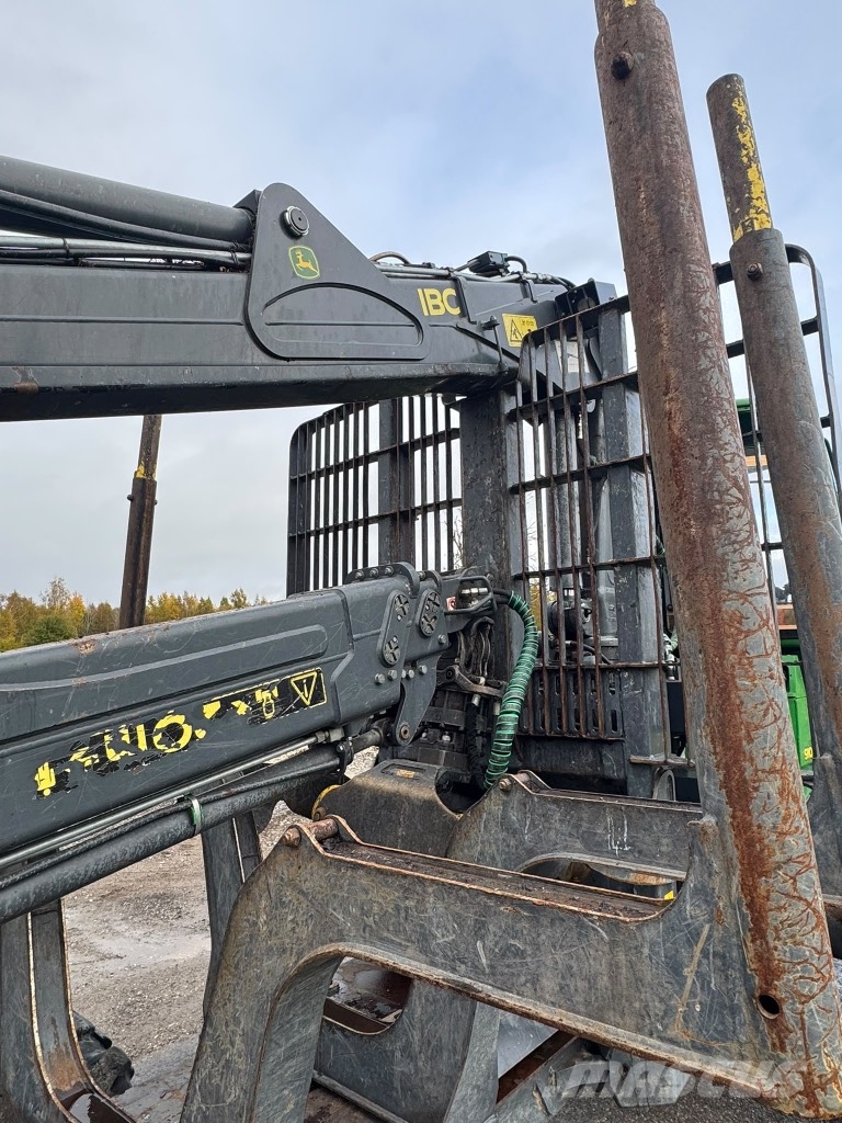 John Deere 910 G شاحنات