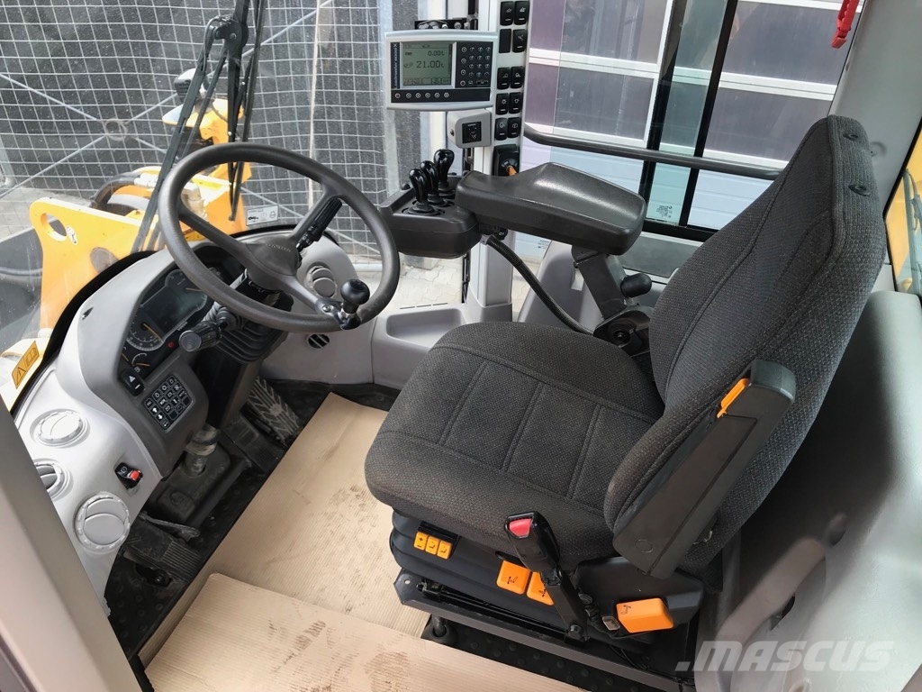 Volvo L110H 輪胎式裝載機