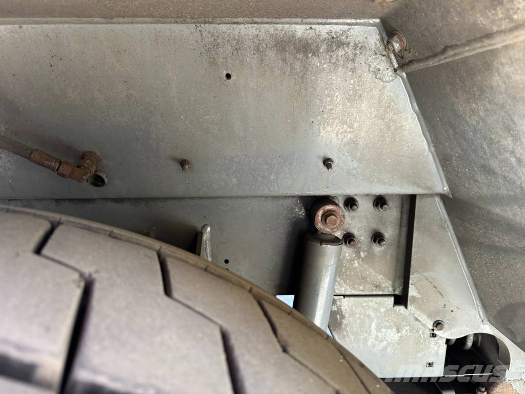 Terberg RT283 終端式曳引機