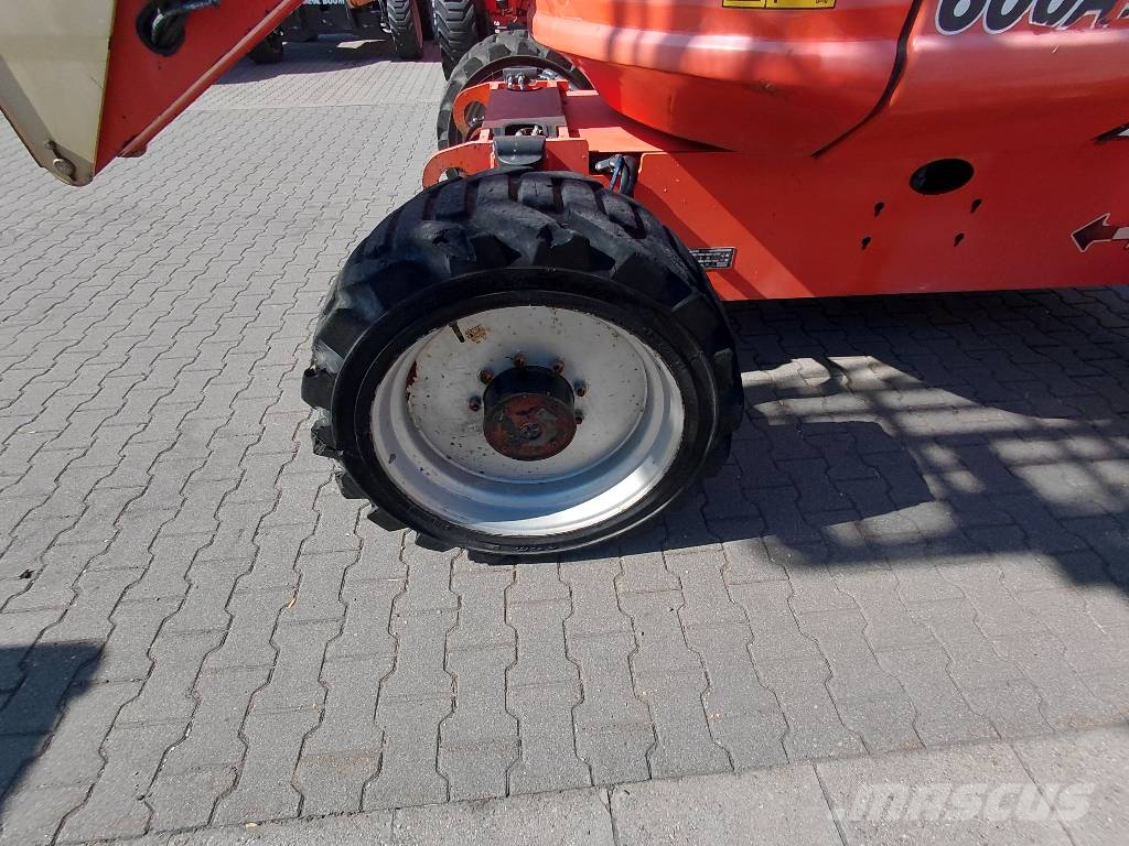 JLG 600 AJ Alkūniniai keltuvai