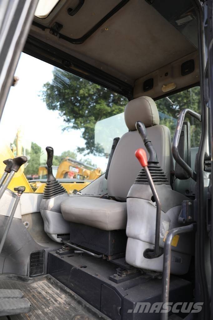 Komatsu PC 78 US-6 حفارات وسط 7 طن - 12 طن