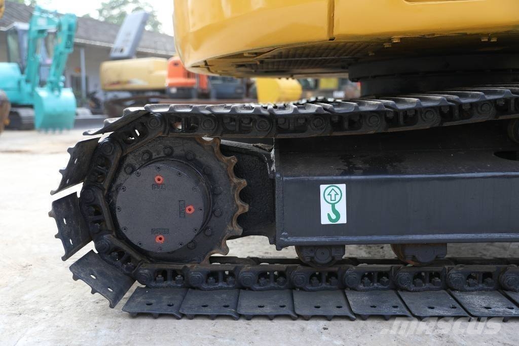 Komatsu PC 78 US-6 حفارات وسط 7 طن - 12 طن
