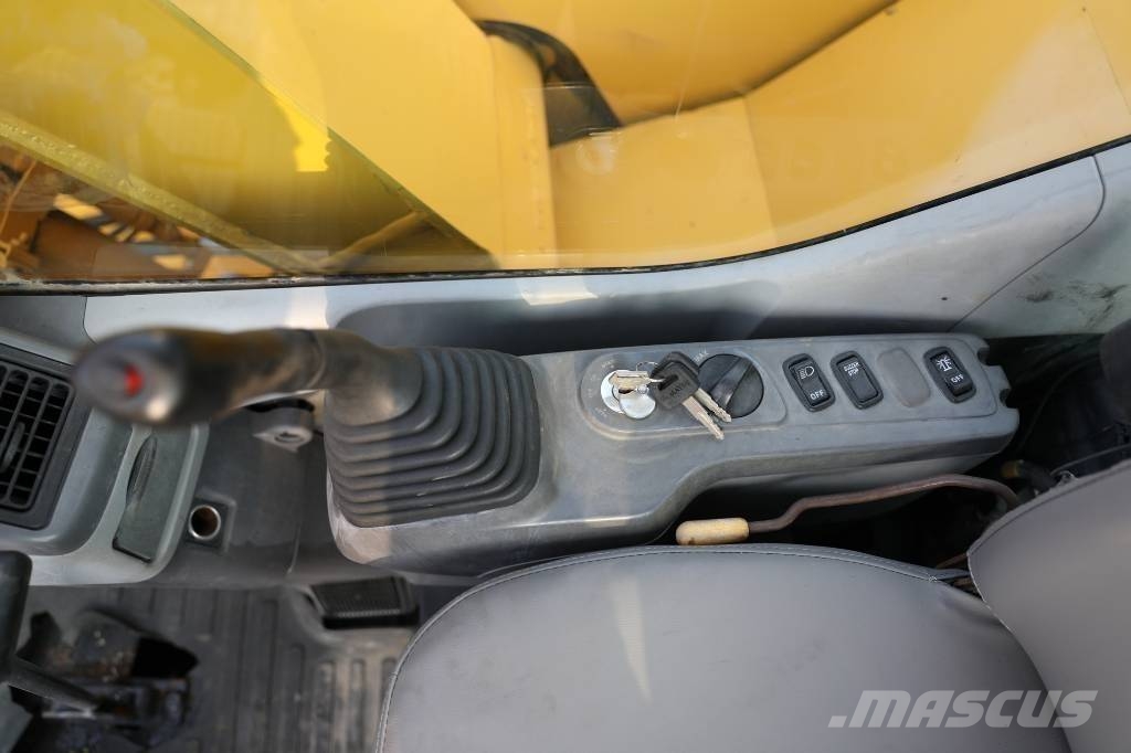 Komatsu PC 78 US-6 حفارات وسط 7 طن - 12 طن