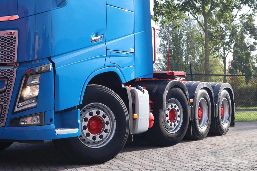 Volvo FH 16.750 8X4 | 150 TON | RETARDER | STEERING AXLE Trekkers