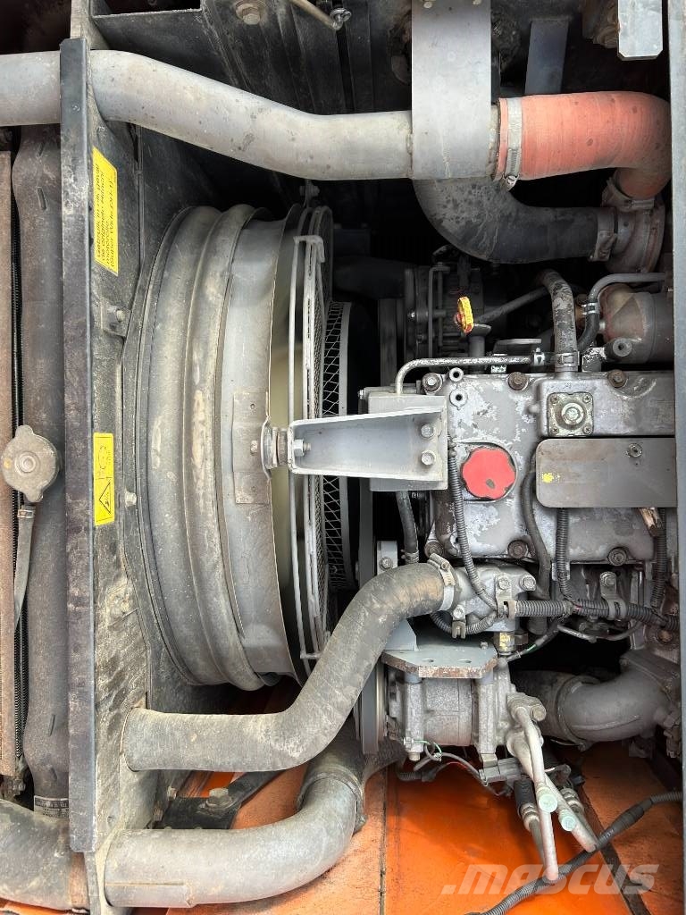 Hitachi ZX 140 W-3 حفارات بعجل