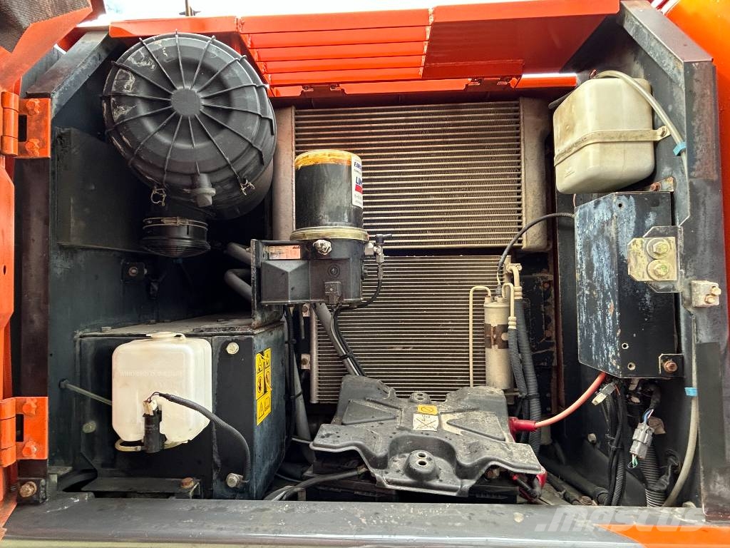 Hitachi ZX 140 W-3 حفارات بعجل