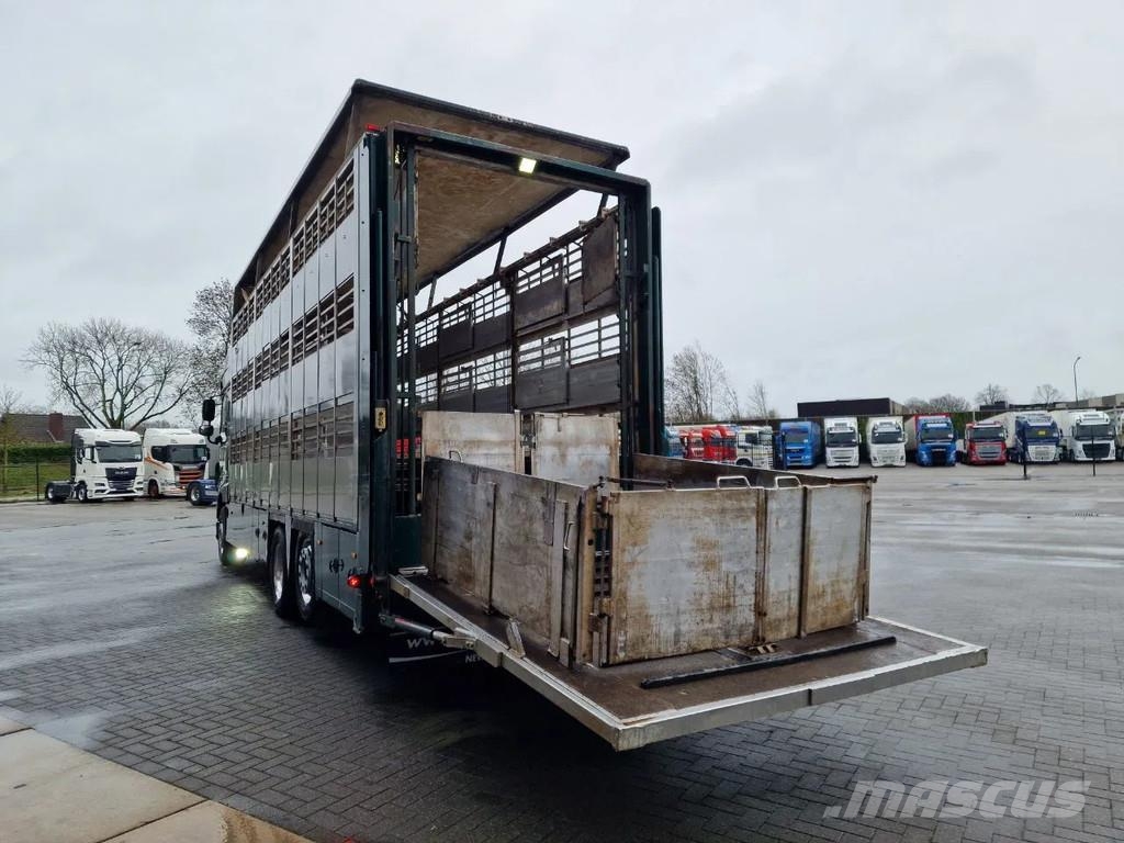 DAF XF 440 SuperSpaceCab 6x2*4 - Cuppers 1-2-3 deck Li Camiones de ganado