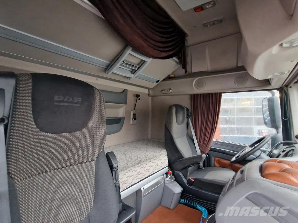 DAF XF 440 SuperSpaceCab 6x2*4 - Cuppers 1-2-3 deck Li Camiones de ganado
