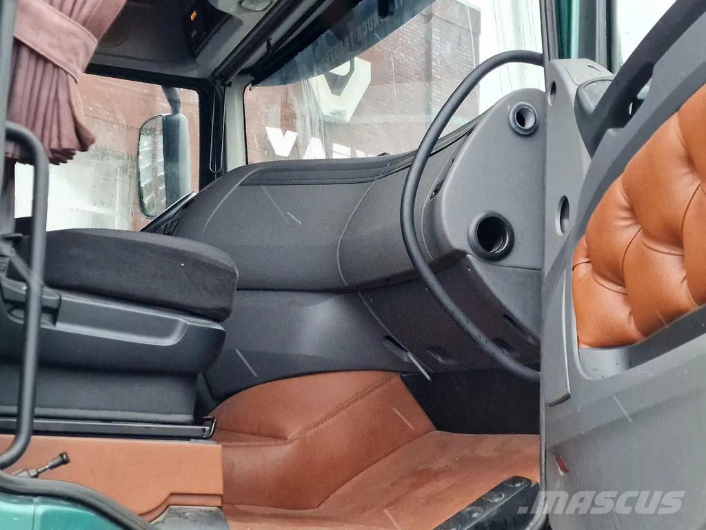 DAF XF 440 SuperSpaceCab 6x2*4 - Cuppers 1-2-3 deck Li Camiones de ganado