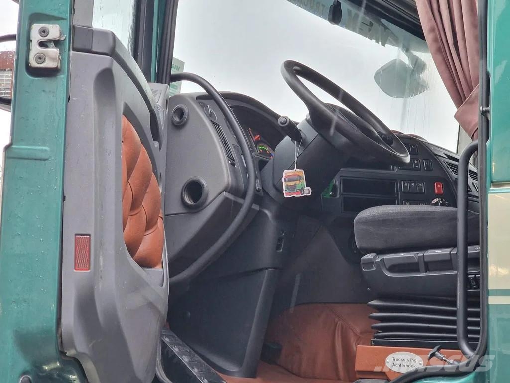 DAF XF 440 SuperSpaceCab 6x2*4 - Cuppers 1-2-3 deck Li Camiones de ganado