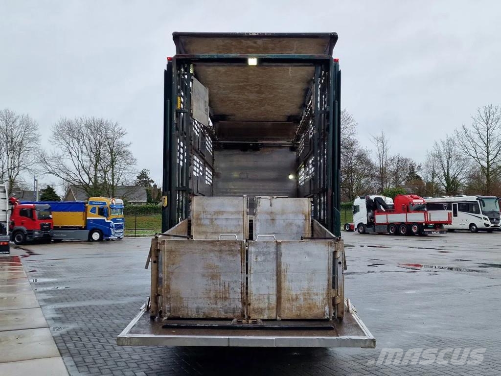 DAF XF 440 SuperSpaceCab 6x2*4 - Cuppers 1-2-3 deck Li Camiones de ganado