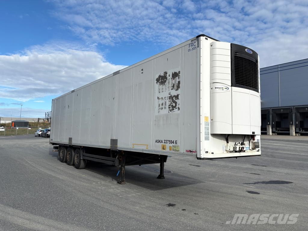 Schmitz Cargobull Trailer Reefer Flower Width & Dual Temp & Double S Temperature controlled semi-trailers