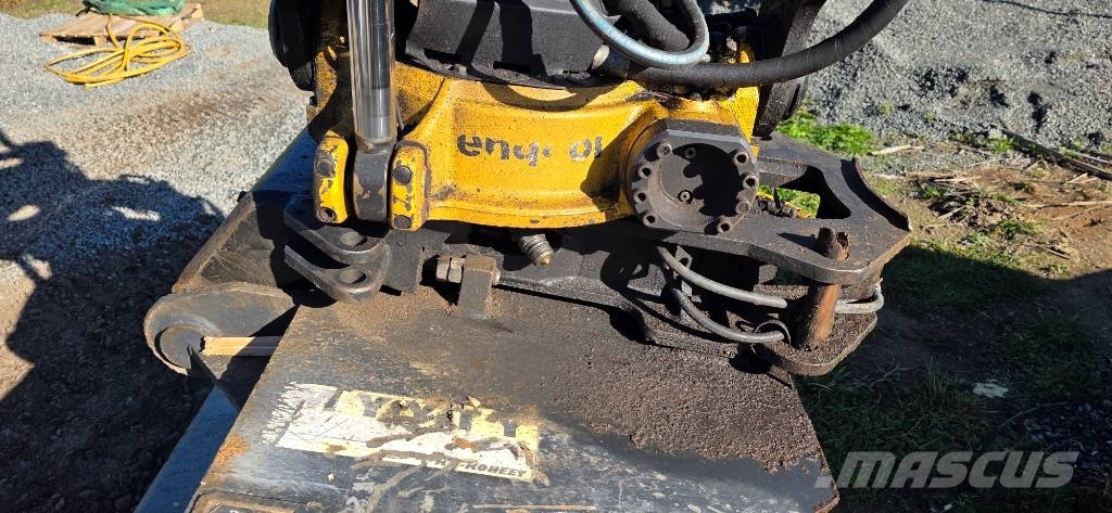Kobelco SK 140 SRLC-5 Bageri guseničari